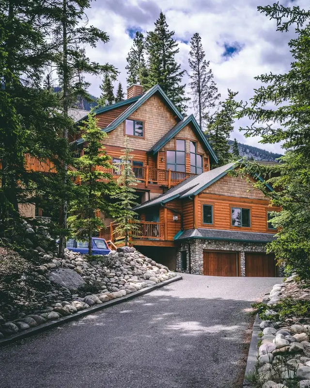 Desmond.Homes Premium Domain